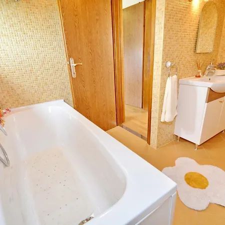 Captain's Villa Veli Iz