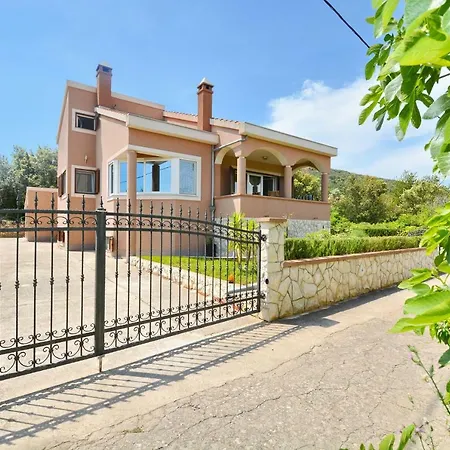 Captain's Villa *